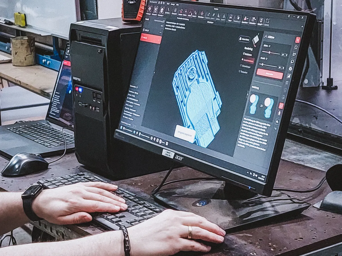 Studierende arbeiten mit digitalisierten Geometrien in einem praxisnahen Lehrprojekt